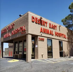 Desert East Animal Hospital veterinaria en el paso