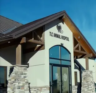TLC Animal Hospital veterinaria en el paso